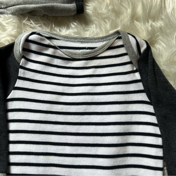 2 Baby Boys 0-3 months Cloud Island Rompers Gray Hedgehog Ebony/White Stripes - Picture 3 of 7